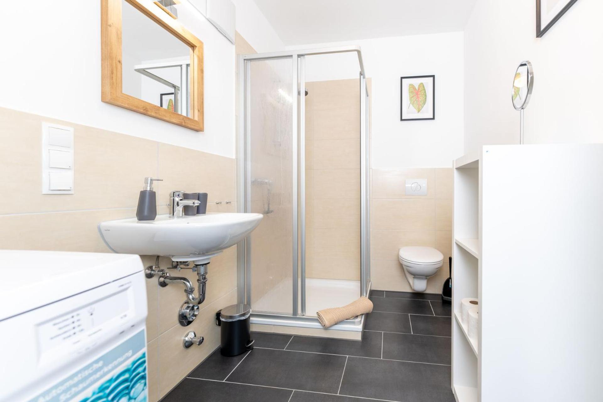 Modernes Apartment Mit Privatem Stellplatz Wenige Minuten Von Der Innenstadt & Mosel Koblenz  Eksteriør billede