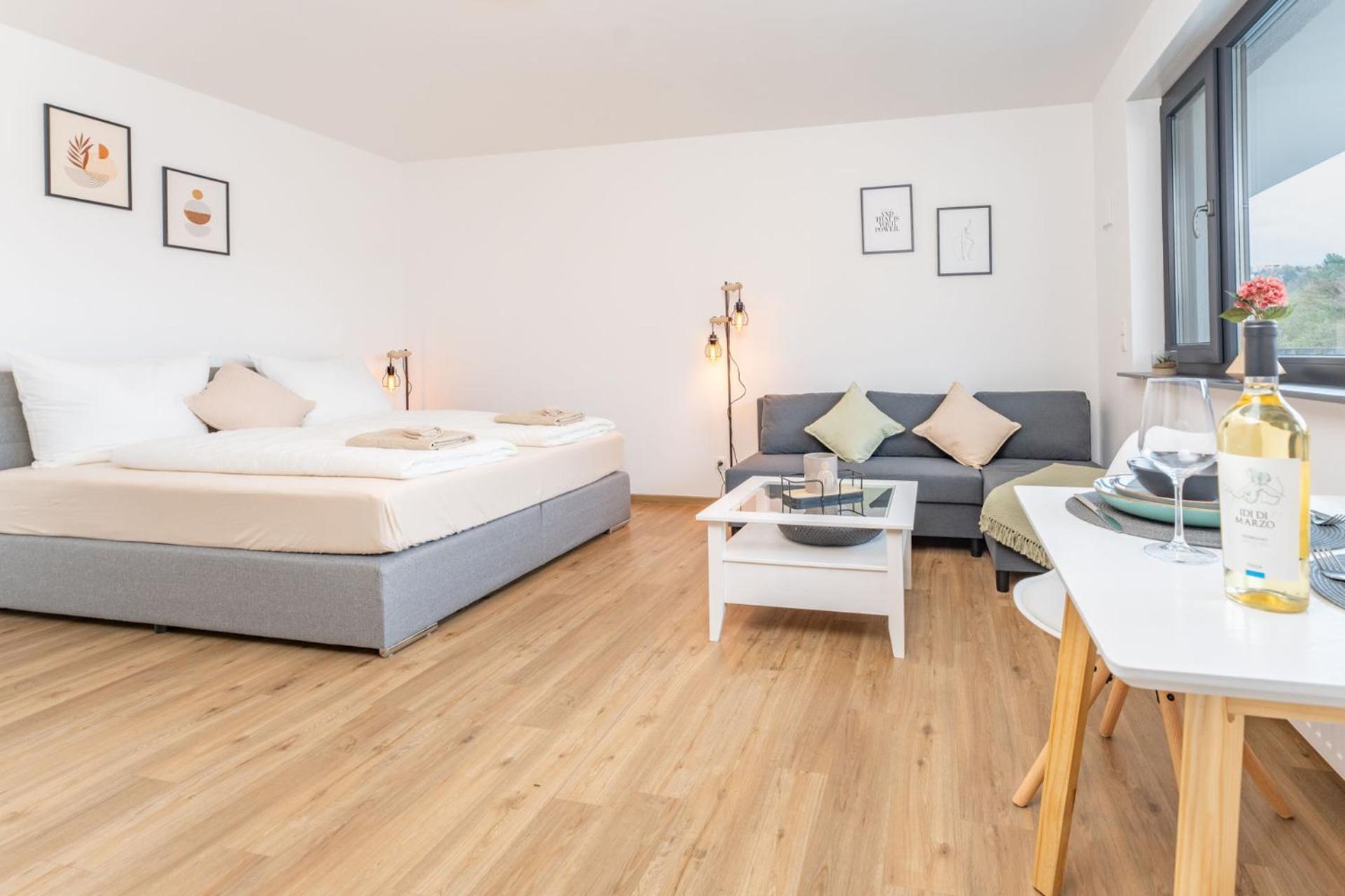 Modernes Apartment Mit Privatem Stellplatz Wenige Minuten Von Der Innenstadt & Mosel Koblenz  Eksteriør billede